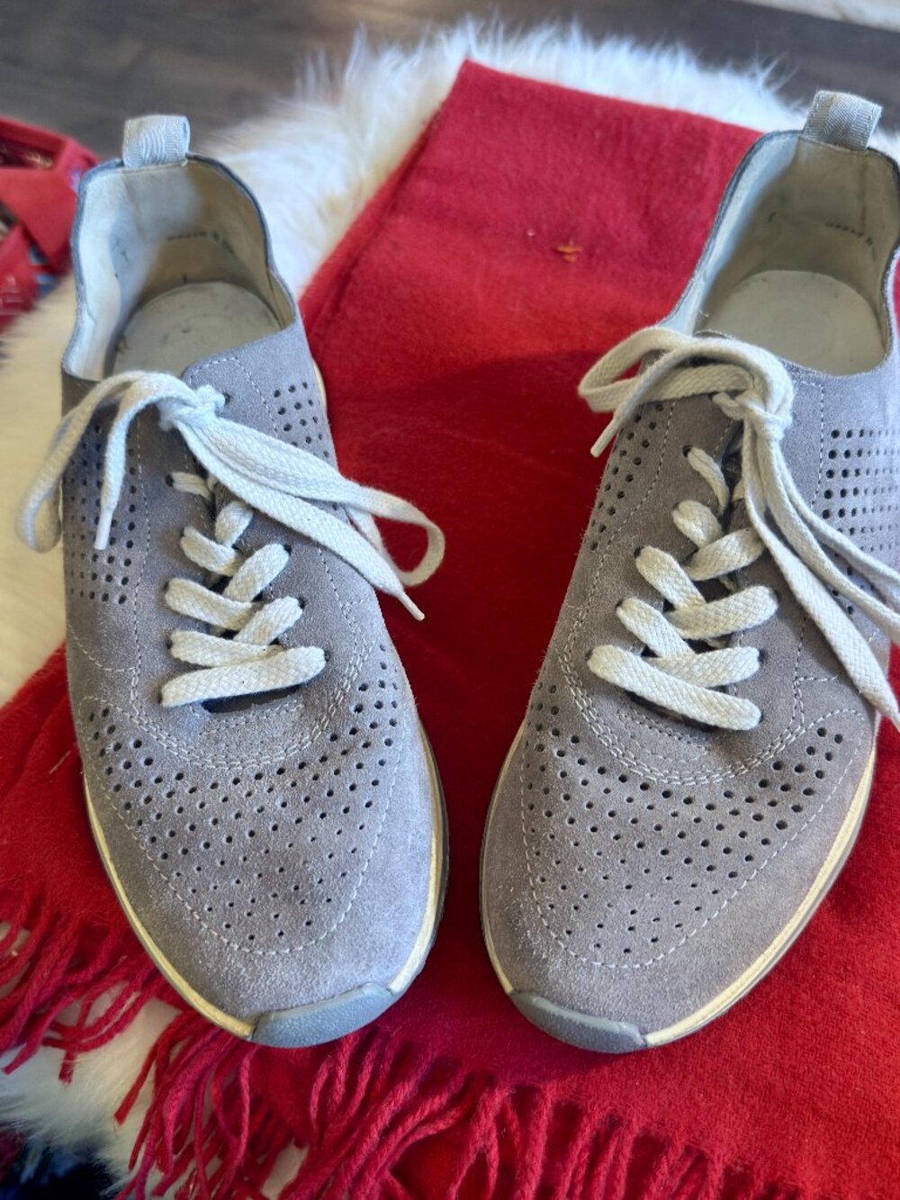 Women Paul Green suede/leather perforated sneakers light gray sz 7 UK, 9,5 US